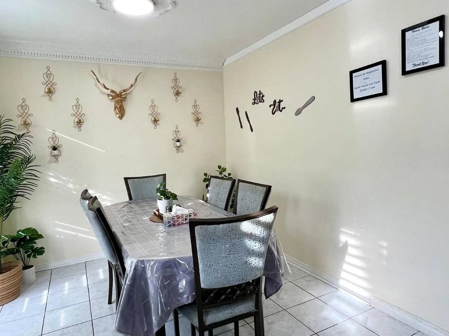 R7 Room Near Airport Mississauga 0*,  Kanada