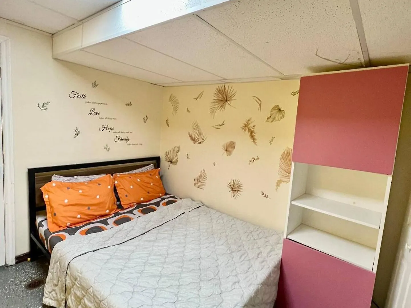 R7 Room Near Airport Mississauga