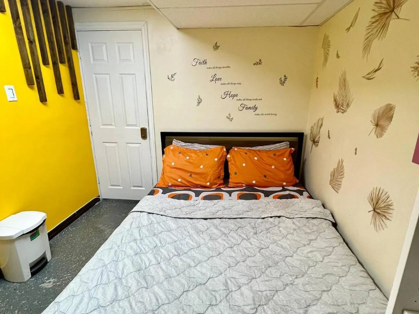 R7 Room Near Airport Mississauga